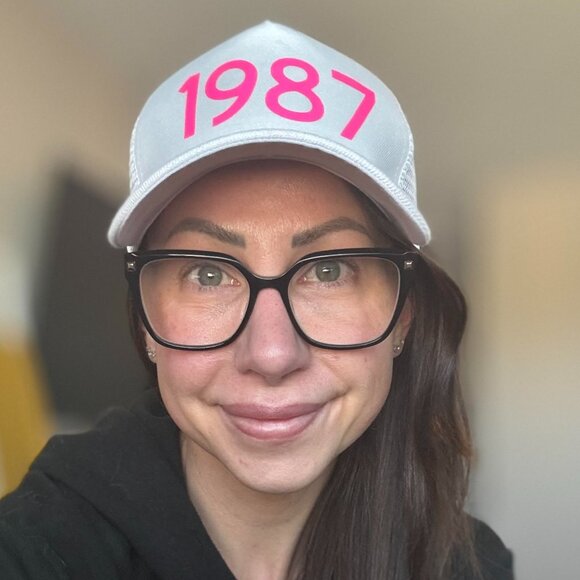 Meet your Posher, Amanda - Picture 1 of 1